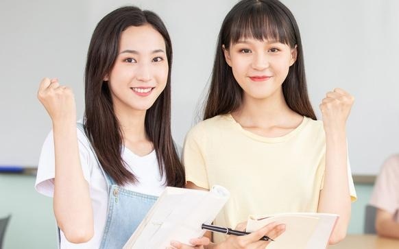报考人数多