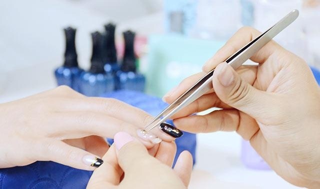 美甲之后如何快速的卸甲