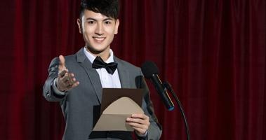 掌握基本的讲话结构公式