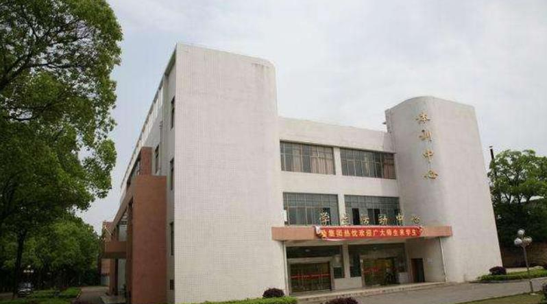 重庆万州商贸中等专业学校2022年报名条件、招生要求、招生对象