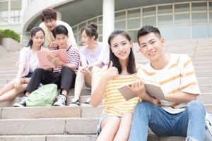 在校学生