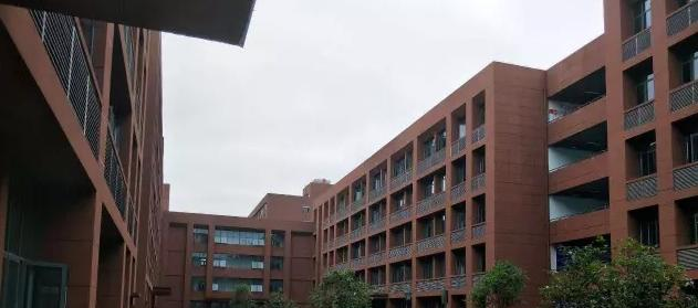 重庆人文艺术职业学校地址在哪里