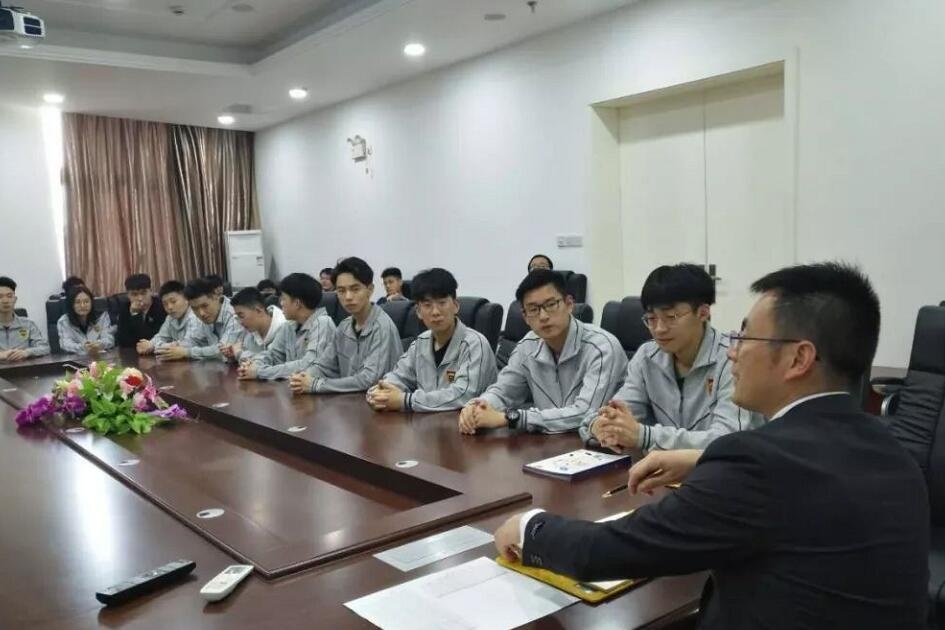 座谈会现场.jpg