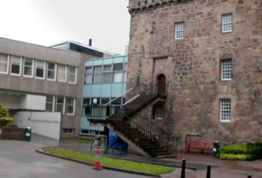 爱丁堡龙比亚大学