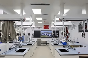 淄博市美达菲双语高级中学实验室