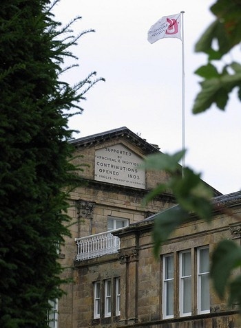 高地与群岛大学