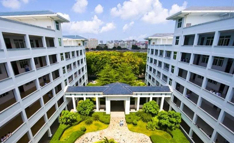 2023海南中学三亚学校招生简章