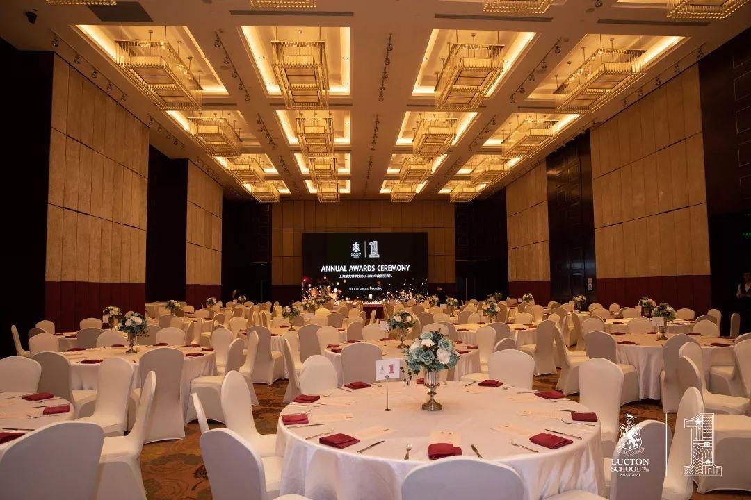 上海莱克顿学校2018-2019年度颁奖典礼.jpg
