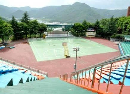 岭南外国语大学
