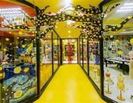 成都杨梅红艺术教育