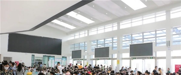 四川西南航空专修学院