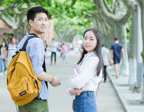 一条龙式教学服务体系 专注外语培训10+年