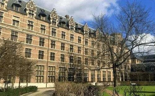 安特卫普大学