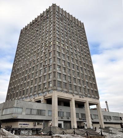 国际经济与法律学院
