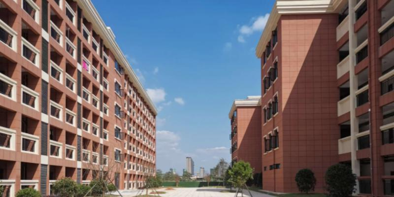 华东师范大学澄迈实验中学地址在哪里，哪个地区，哪个城市