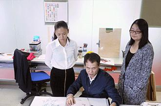 姜林老师给学员讲解