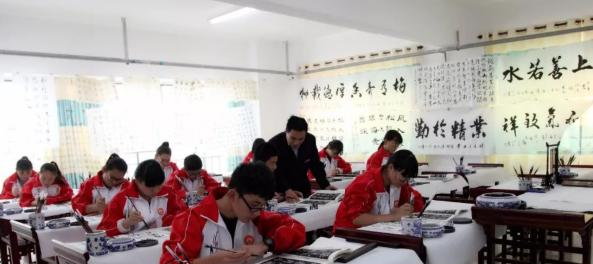 蒲城兴华学校