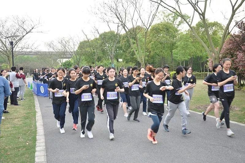 女子马拉松.jpg
