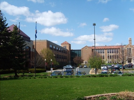 威廉米奇尔法学院
