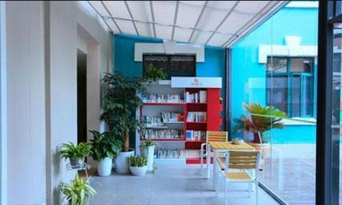 上海新纪元双语学校阅览休息厅