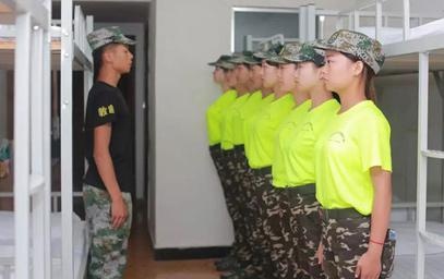 辅导员队伍经验丰富