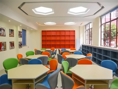 上海市燎原双语学校LYBS 机器人教室