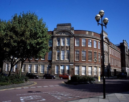 伍尔弗汉普顿大学