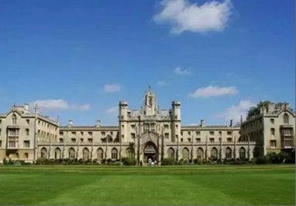 华威大学