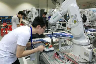 总近五+套学习装备，每名学员都有充分的实践机会。