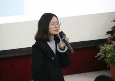 摆脱枯燥英语学习套路 跟中加枫华国际学校老师燃放语言天赋！