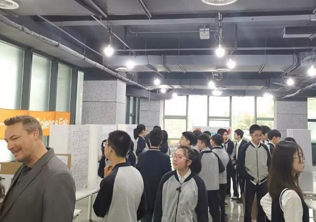 科技展现场.jpg