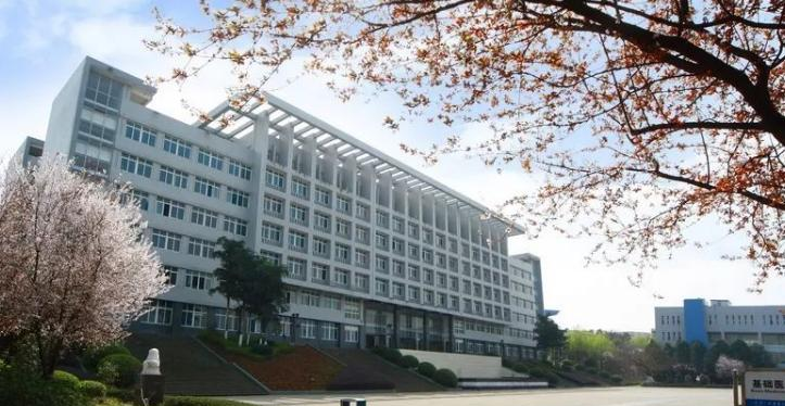 重庆万州三峡服装艺术学校