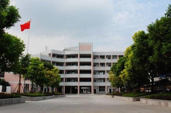 扬州育才实验学校