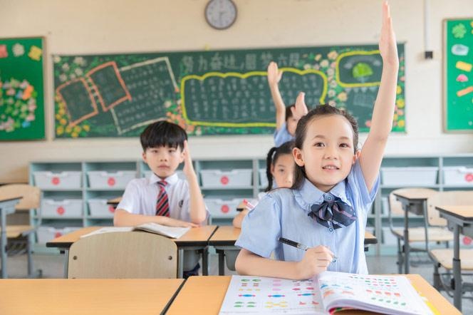 东莞青少年户外营配图