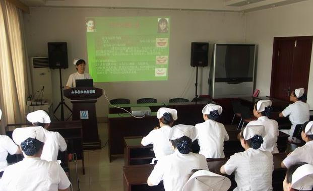 重庆护士学校2022年报名条件、招生要求、招生对象