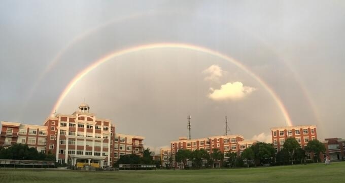 领科国际高中.jpg