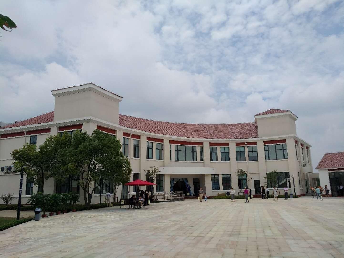 上海宏润博源学校教学楼..jpg
