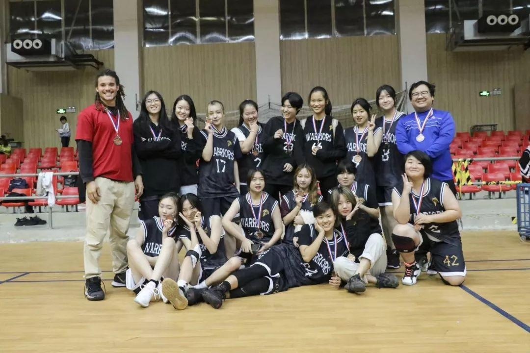 枫华女篮获得季军.jpg