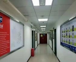 校区走廊