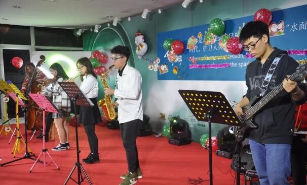 开场《Joy to the World》.jpg