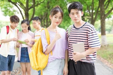 想要通过中级口译考试的学员。