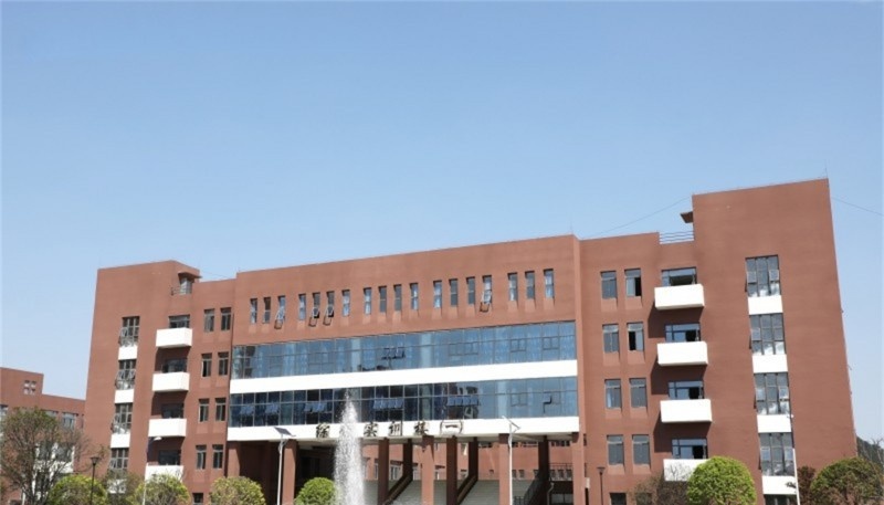 内江铁路机械学校