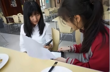 上海铭远高一年级学生自发成立英语备考小组 