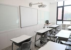 新航道8人课室图片