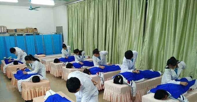 石家庄白求恩医学中等专业学校招生办