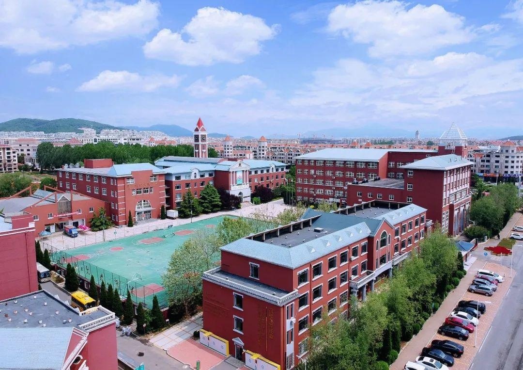 大连枫叶国际学校