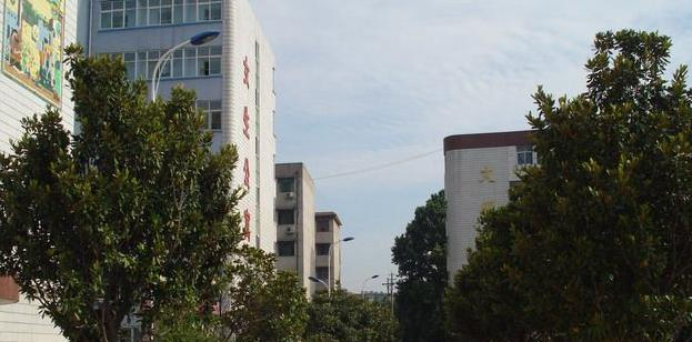 平顶山财经学校