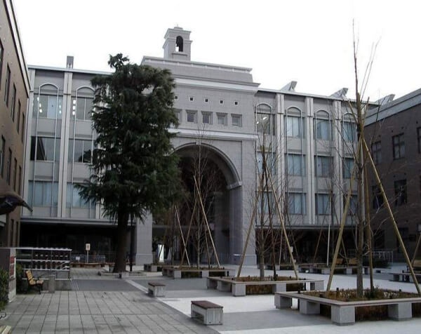 京都大学
