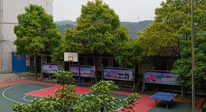 懷化新華職業(yè)學(xué)校