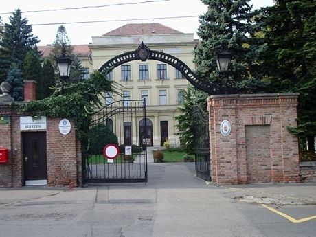西匈牙利大学